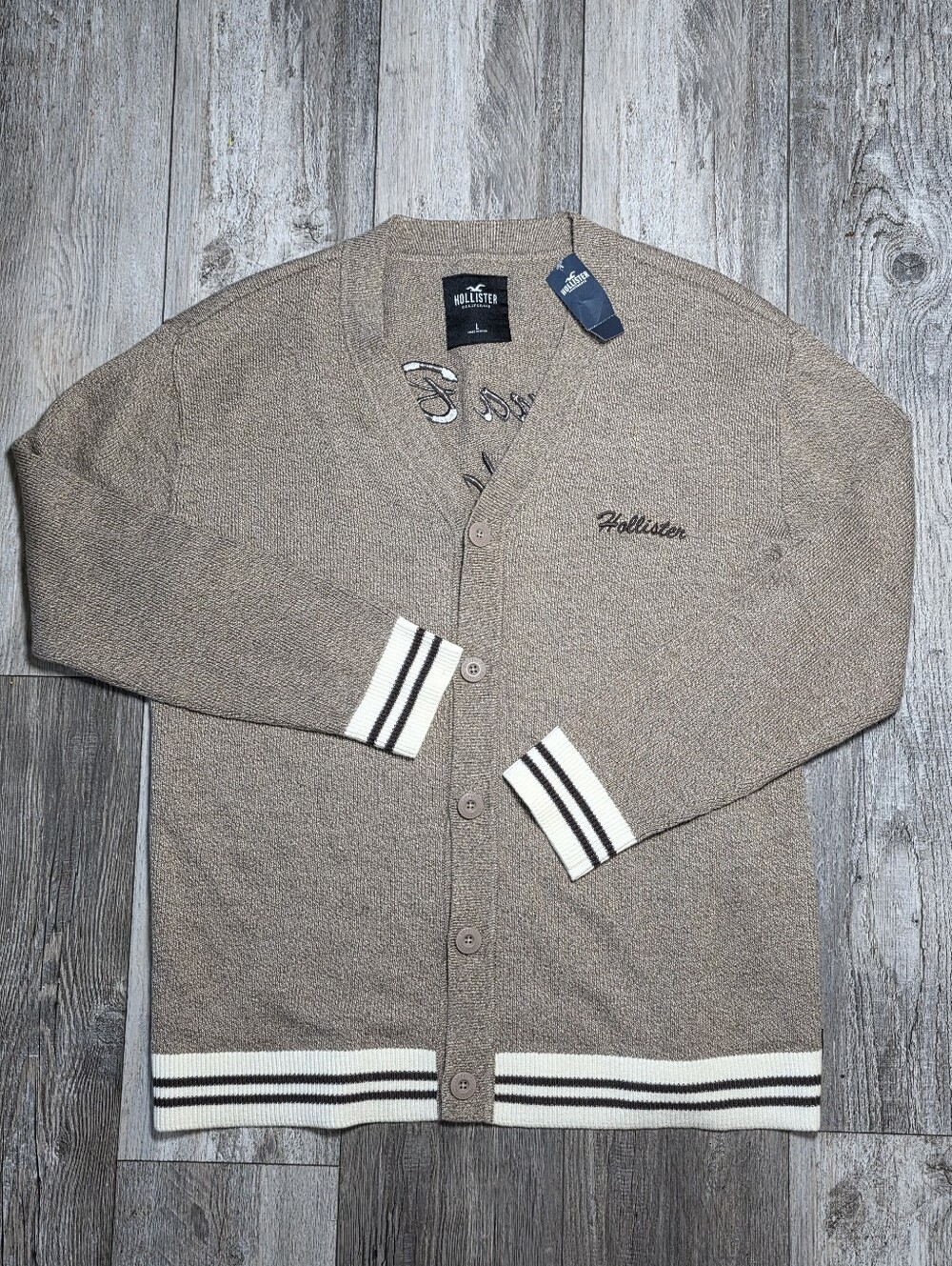 Hollister Men's Beige V-Neck Button Embroidered Cardigan Sweater Sz Lg *NWT 2021